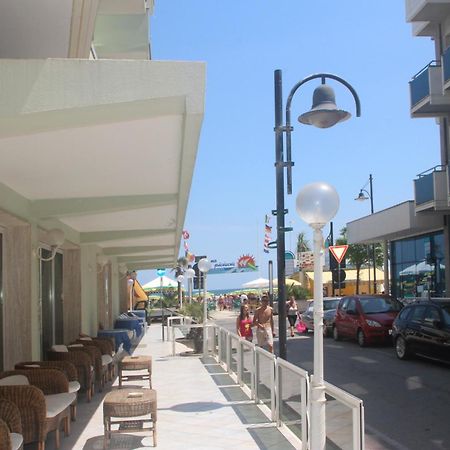 Hotel Bellavista-Olympic ريميني المظهر الخارجي الصورة